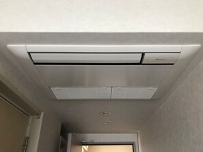 1 室のベッドルーム、デスク、アイロン / アイロン台、WiFi (無料)