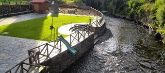 casa-ahs.pt Restored schist house on the river beach of Mega Fundeira.