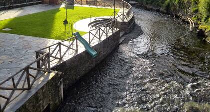 casa-ahs.pt Restored schist house on the river beach of Mega Fundeira.