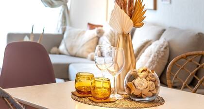 Walking distance to Kokusai Dori near stationC52 / Naha Okinawa