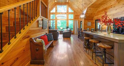 đŻ% Kids LOVE it! đŠCreek, Walk tođâđ§đ·dogsđŸ1.5 Acres, EVđ Hot Tubđ„ & Bunks