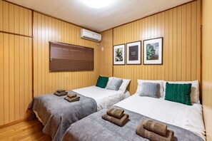 3 dormitoris, escriptori, wifi gratuïta i roba de llit 