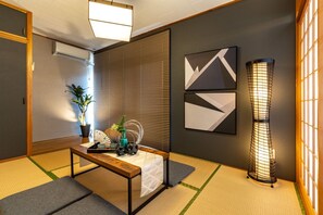 Interior - Spacious living room whole room rentedF1 / Naha Okinawa (Naha)