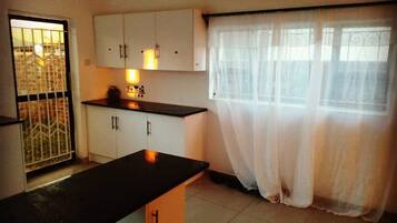 雪櫃、廚房用具/餐具/器皿