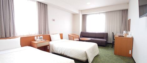 1 室のベッドルーム、デスク、アイロン / アイロン台、WiFi (無料)