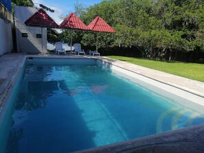 Hồ bơi ngoài trời 