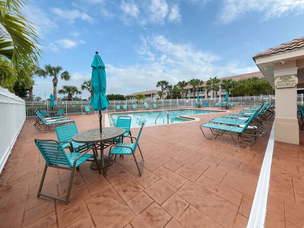 Outdoor pool - Spacious 2 bedroom+ den condo in Arielle on Palmer Ranch condominiums for rent (Sarasota)