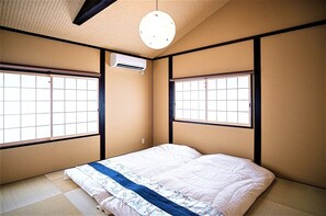 2 bedrooms, desk, free WiFi, bed sheets
