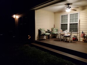 Outdoor dining - Family Home on 1.39 acres nestled between the mountains on Rt. 11 off I-81 (New Market)