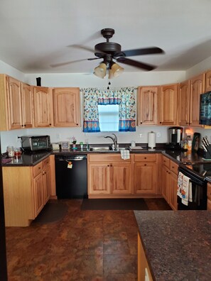 Fridge, microwave, oven, stovetop - Family Home on 1.39 acres nestled between the mountains on Rt. 11 off I-81 (New Market)