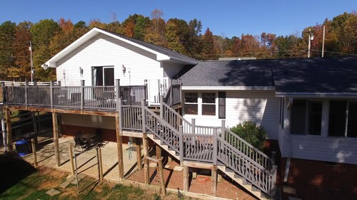 High Rock Lake is calling! Wright by the Lake - Lakefront Duplex