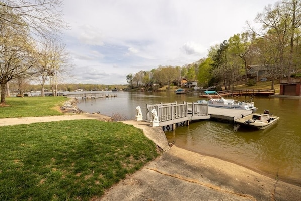Marina - High Rock Lake is calling! Wright by the Lake - Lakefront Duplex (Lexington)