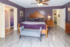 2 bedrooms, iron/ironing board, free WiFi, bed sheets - High Rock Lake is calling! Wright by the Lake - Lakefront Duplex (Lexington)