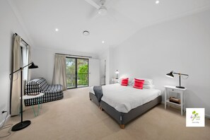 4 Schlafzimmer, Bügeleisen/Bügelbrett, kostenloses WLAN, Bettwäsche