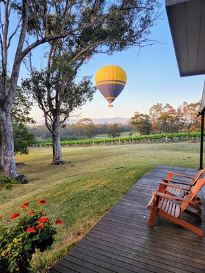 Terrace/patio - iyla Estate - Your exclusive Vineyard & Cottage stay @ Pokolbin, Hunter Valley! (Pokolbin)