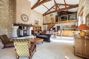 TV, fireplace - Homerez - "Sigoulès villa with pool" (Sigoulès)