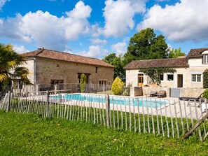 Swimming pool view - Homerez - "Sigoulès villa with pool" (Sigoulès)