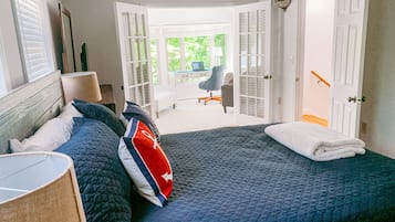 3 makuuhuonetta, työpöytä, silitysrauta/-lauta, ilmainen Wi-Fi