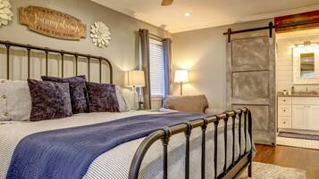 3 bedrooms, iron/ironing board, free WiFi, bed sheets