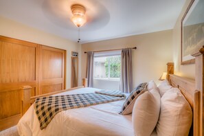 2 soverom, strykejern/-brett, reiseseng for barn og wi-fi (inkludert)