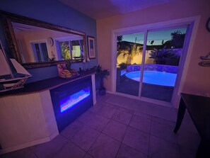 Outdoor pool, a heated pool - Tropical paradise! Spa, heated pool, 2 miles from Siesta Key beach, very private (Sarasota)