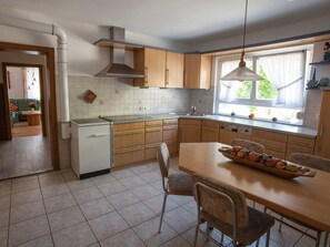 Frigorifero, microonde, forno, lavastoviglie