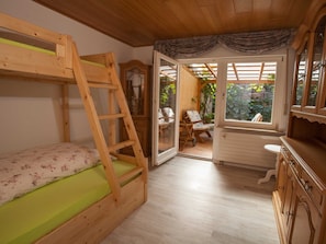 2 bedrooms, WiFi, bed sheets