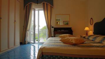 7 makuuhuonetta, ilmainen Wi-Fi, vuodevaatteet