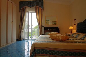 7 bedrooms, desk, iron/ironing board, free WiFi