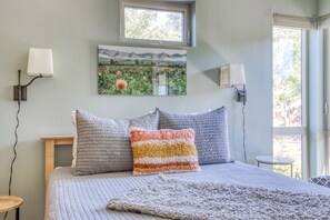 1 bedroom, desk, iron/ironing board, free WiFi