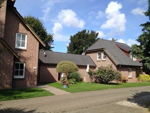 Unclassified image, 2 of 55, button