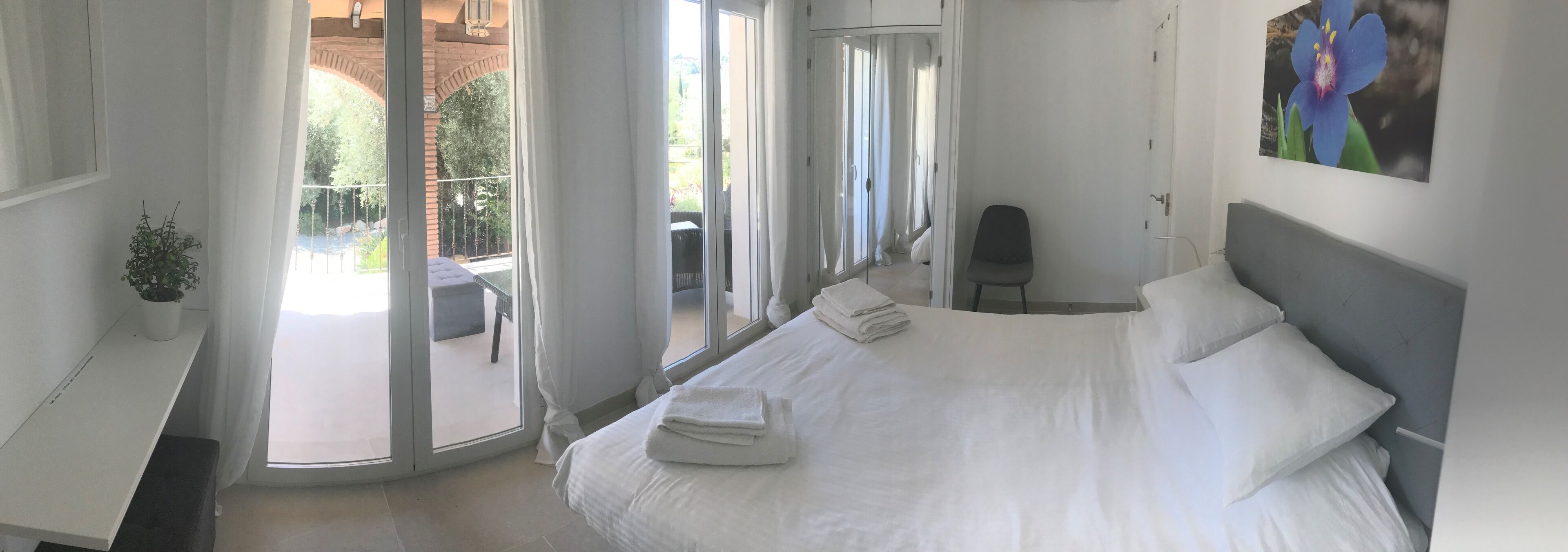 2 多间卧室、办公桌、熨斗/熨衣板、旅行婴儿床