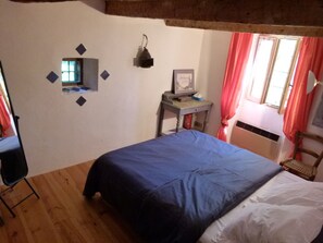 1 habitación y caja de seguridad en la habitación 