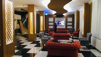 Coin salon dans le hall