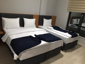 Desk, laptop workspace, free WiFi - Alemdaroglu Airport Hotel (Kars)