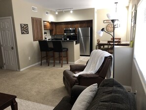 Smart-TV, Netflix, Hulu, Smart Speakers