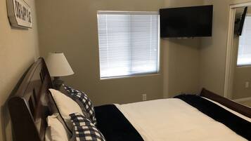 2 bedrooms, iron/ironing board, WiFi, bed sheets