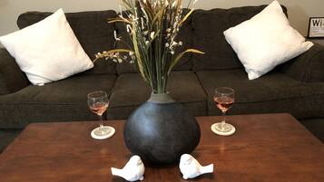 Smart TV, Netflix, Hulu, smart speakers