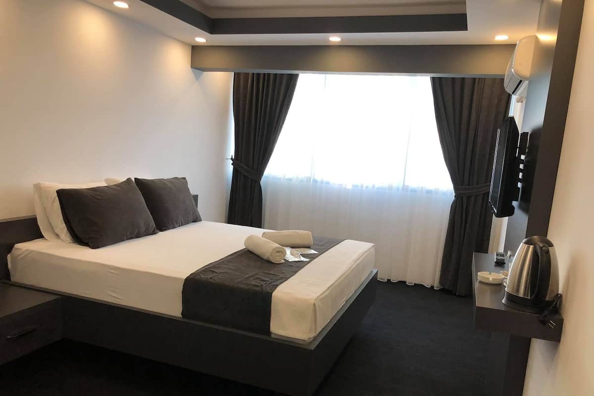 Deluxe Studio Suite