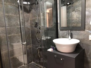 Dreibettzimmer | Badezimmer
