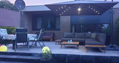 Toller Bungalow. Das Ferienpark Liegt Direkt am Deich zum Ijsselmeer/strand