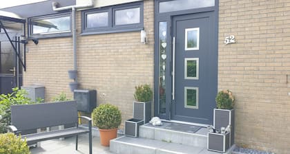 Toller Bungalow. Das Ferienpark Liegt Direkt am Deich zum Ijsselmeer/strand