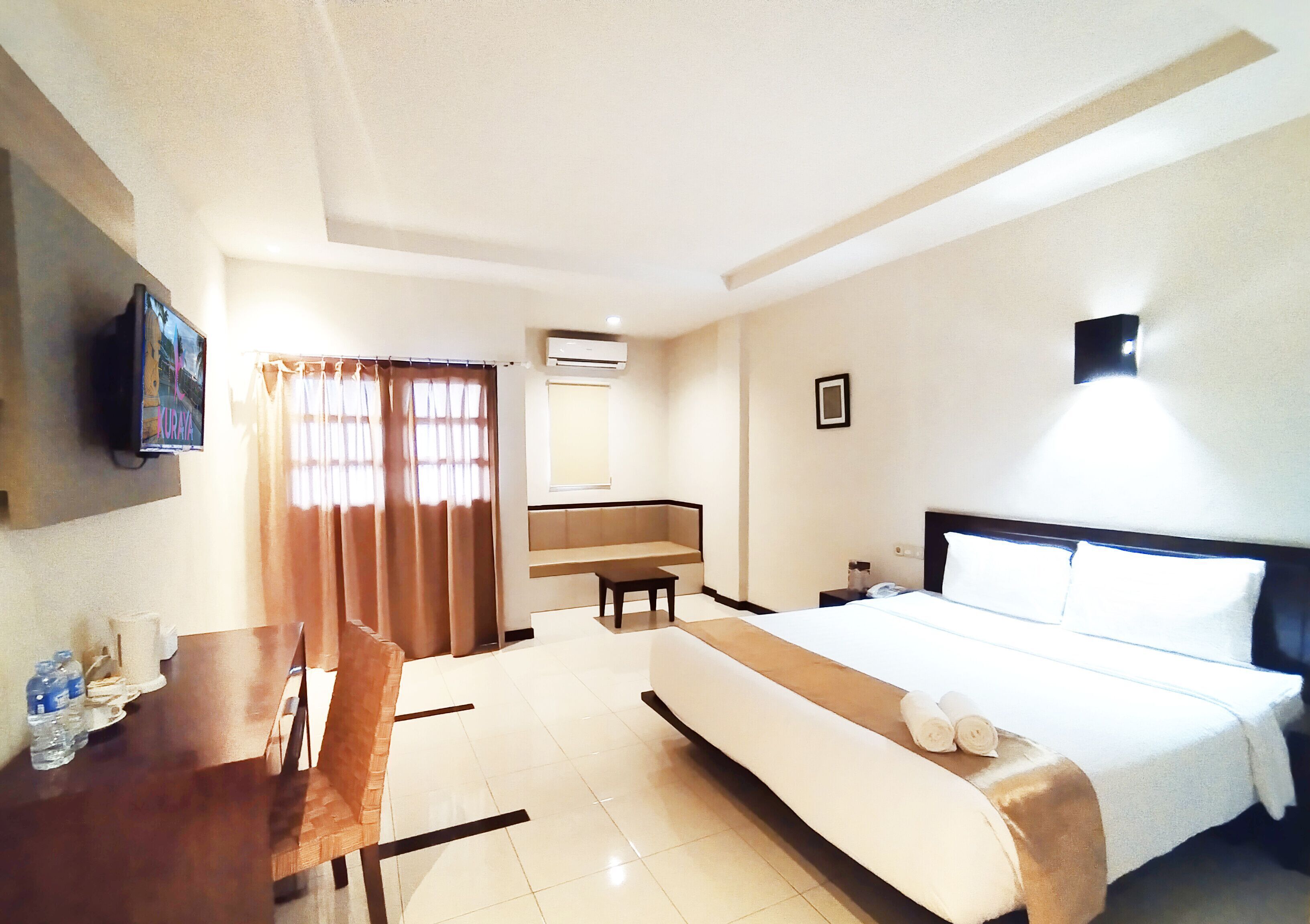 เครื่องนอนระดับพรีเมียม, โต๊ะทำงาน, Wi-Fi ฟรี, ผ้าปูที่นอน