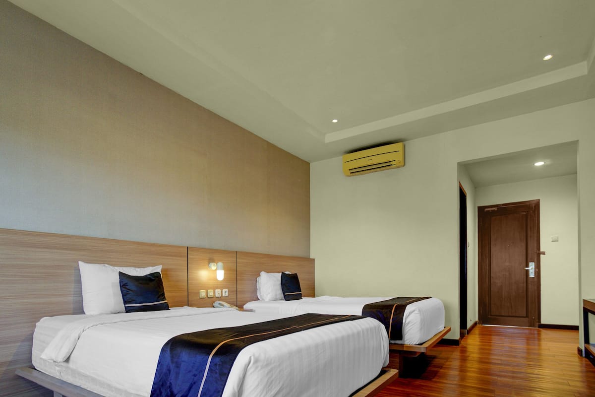 Family Suite | Premium bedding, desk, free WiFi, bed sheets