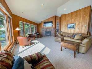 Smart TV, fireplace, offices
