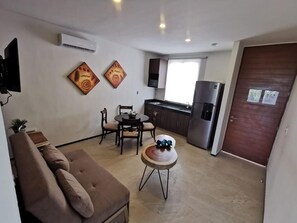 Exclusive Suite | Private kitchen | Fridge, microwave, oven, stovetop