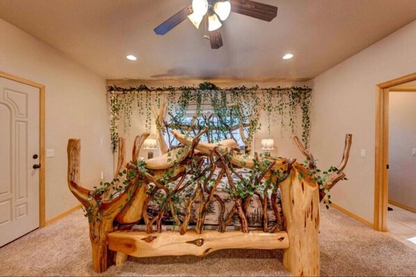 8 habitaciones, escritorio y tabla de planchar con plancha 