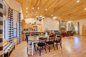 Smart TV, fireplace, DVD player, books