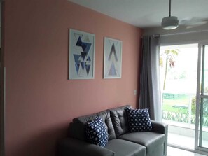 Télévision, chaîne hi-fi