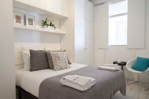 2 chambres, fer et planche à repasser, Wi-Fi gratuit, draps fournis